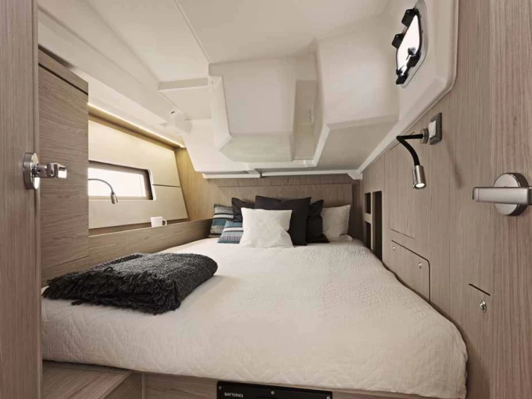 Bénéteau Oceanis 46.1 charter bareboat or skippered in  Tropea