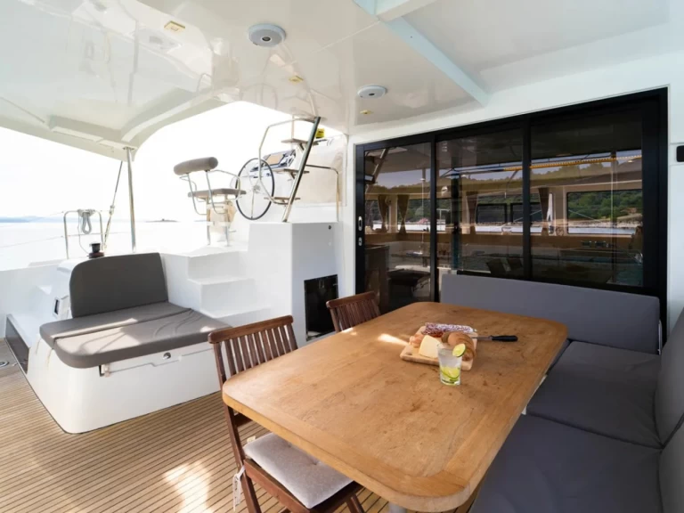 Hire Catamaran with or without skipper Lagoon Pula