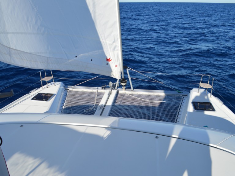 Catamaran to hire Gustavia at the best price