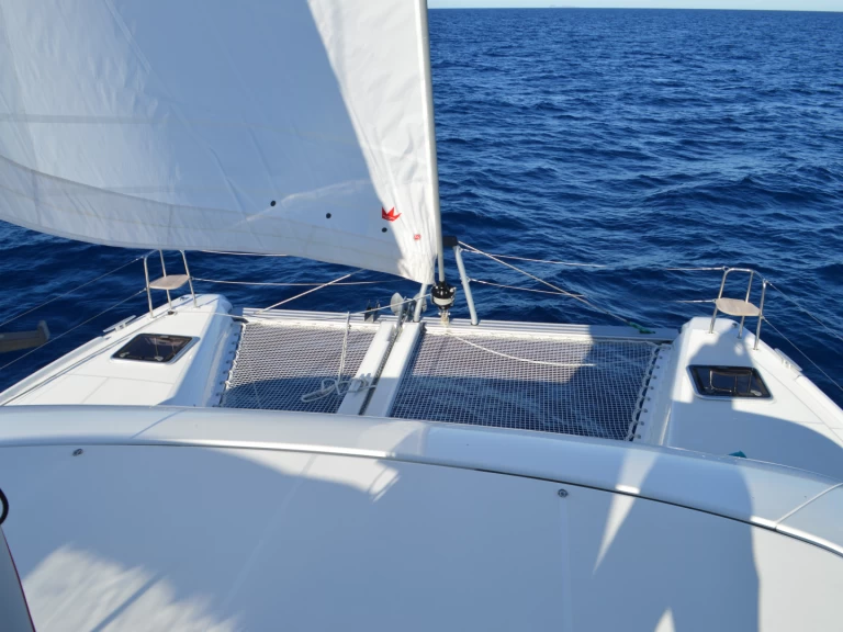 Catamaran to hire Gustavia at the best price