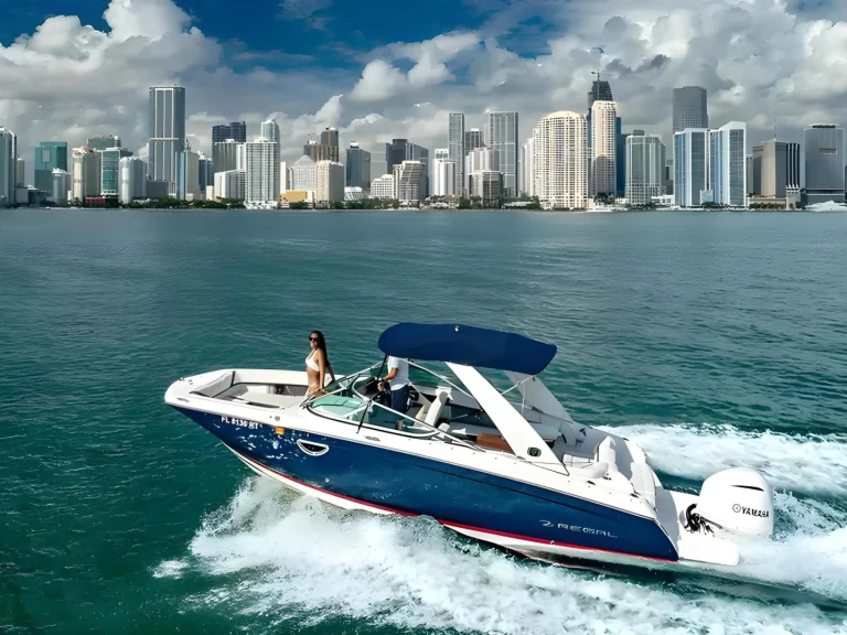 Yacht charter Miami Beach - Régal Regal 27 Fasdeck on SamBoat