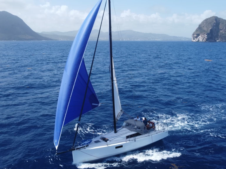 Yacht hire Port de Fort-de-France cheap Pogo 30