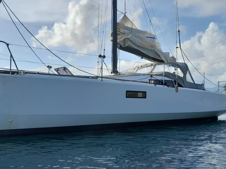 Charter a Pogo Structures Pogo 30 in Port de Fort-de-France on Samboat