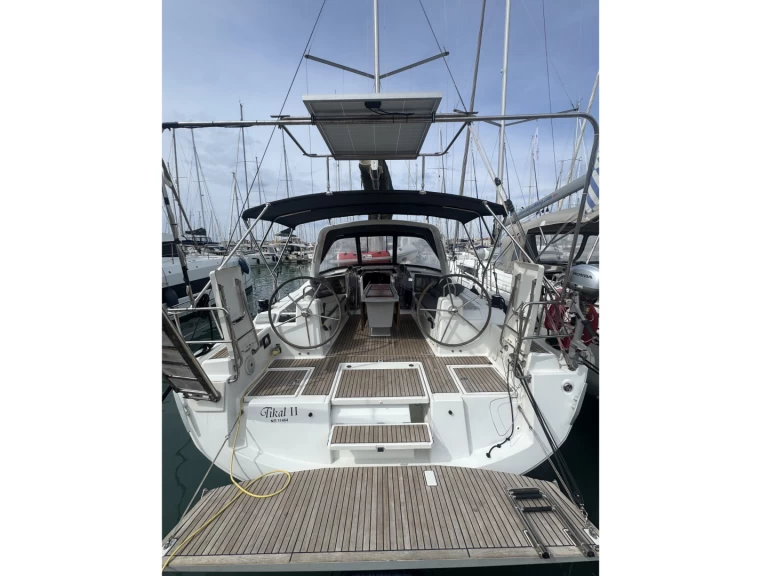 Sailboat to hire Lefkáda at the best price