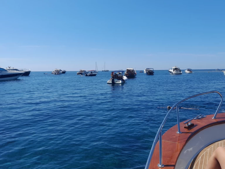 Hire a fratelli mileo Gozzo Campano Sport Cruiser  Salerno