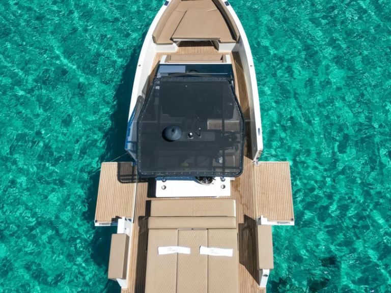 Charter a De Antonio  D33 in Sant Antoni de Portmany on Samboat