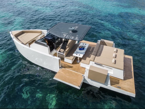 Motorboat to hire Sant Antoni de Portmany at the best price