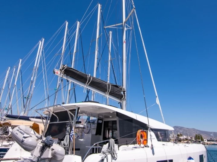 Hire a Lagoon Lagoon 42 Mykonos (Island)