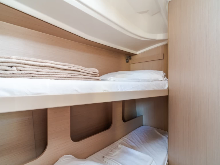 Hire Sailboat Bénéteau with a boat licence