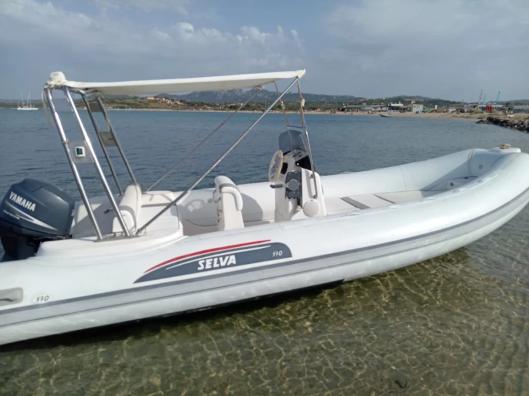 RIB hire in Palau - Predator 585 Comfort