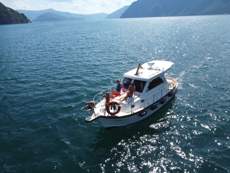 Hire a Sciallino 25L Lovere