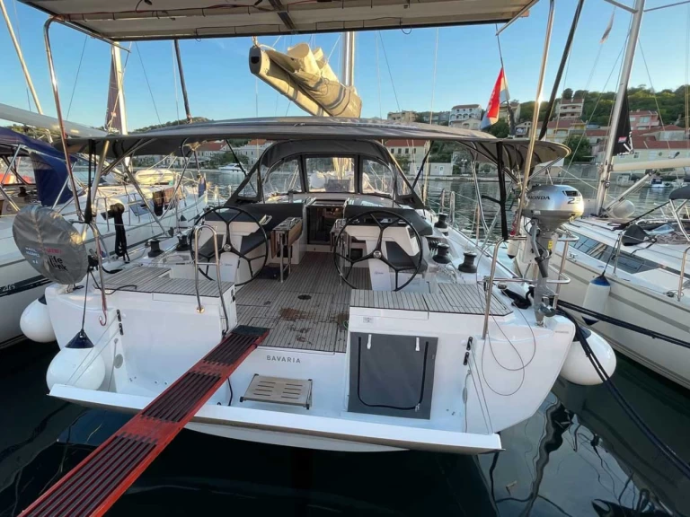 Hire a Bavaria Bavaria C46 Šibenik