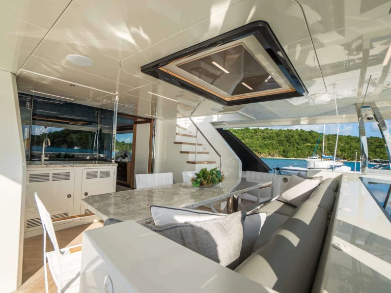 Hire Luxury Yacht Ocean alexander with a boat licence