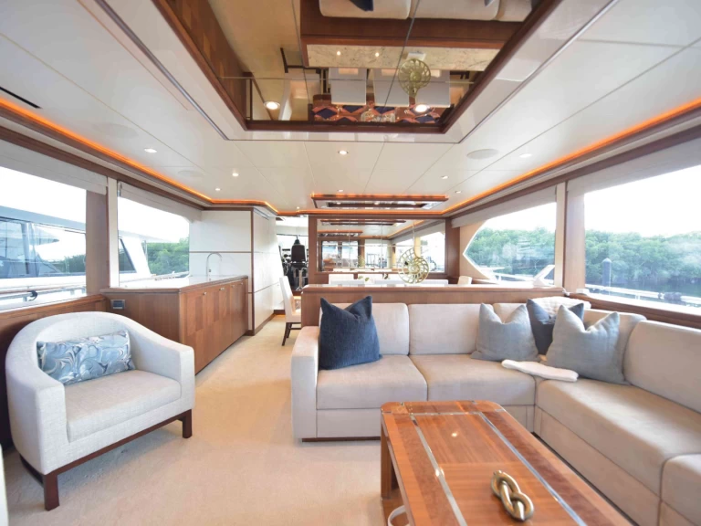 Hire Luxury Yacht Ocean alexander with a boat licence