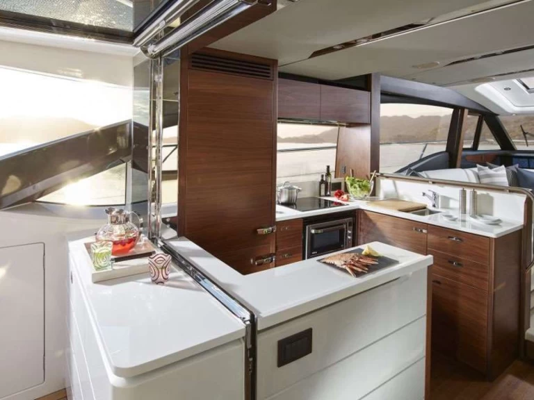 Luxury Yacht to hire Phuket (City) at the best price