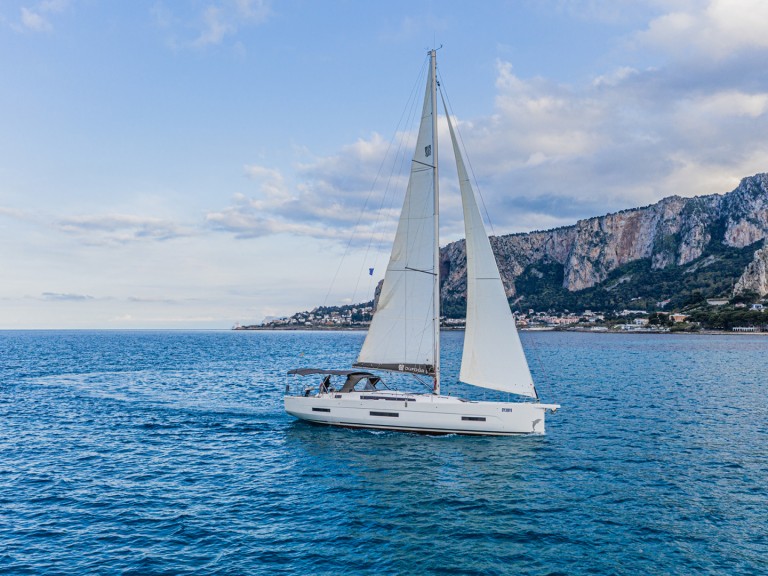 Sailboat to hire Palermo at the best price