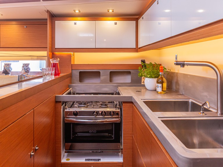 Sailboat hire in Palermo - Dufour Dufour 530