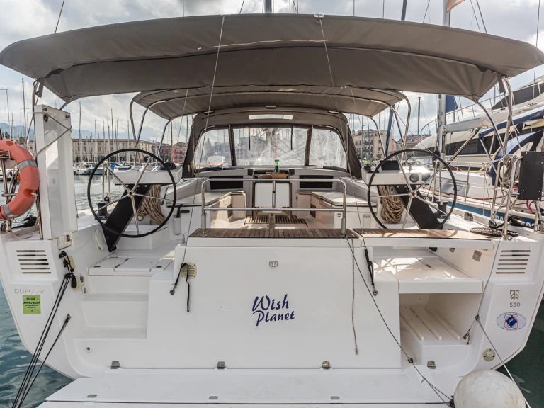Charter a Dufour Dufour 530 in Palermo on Samboat