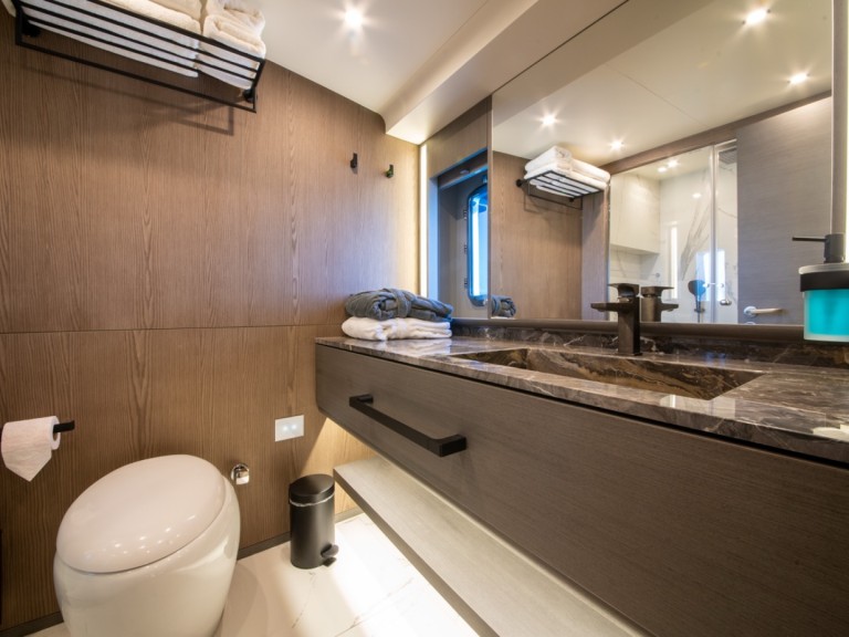 Hire Sailboat  with a boat licence