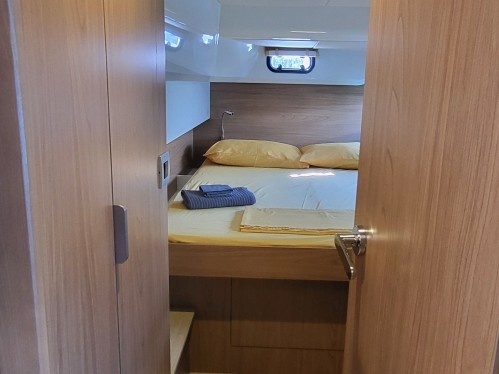 Yacht hire Procida cheap Bali Catsmart