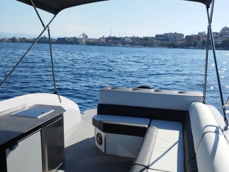 Hire a Swiss-Boat/Italy Boat Funlounger 8.5 Milazzo