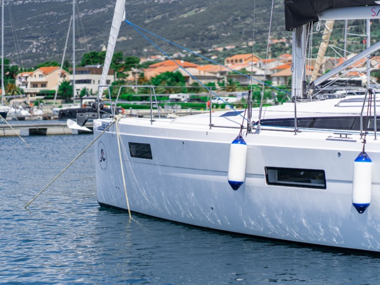 Hire Sailboat Elan with a boat licence