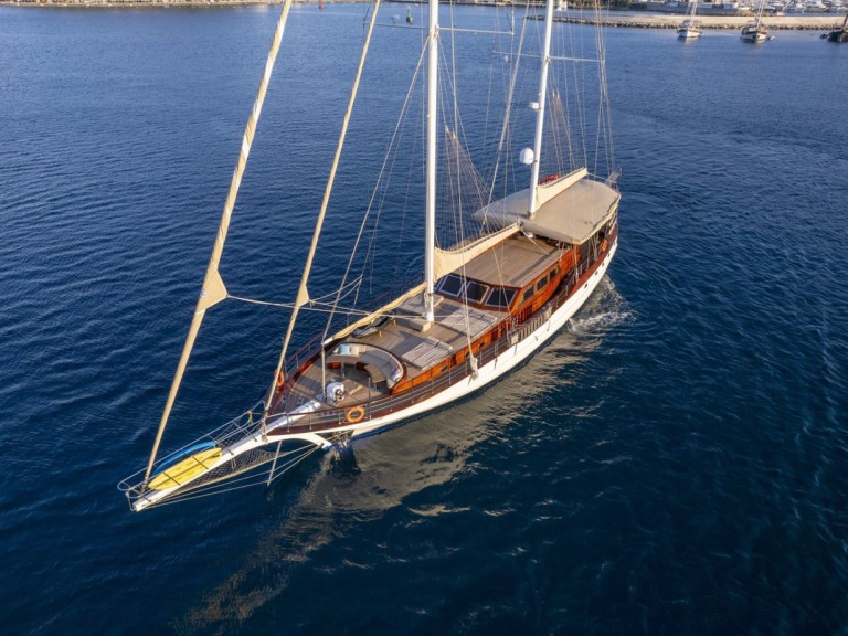 Sailboat hire in Bodrum - Custom Made Arabella