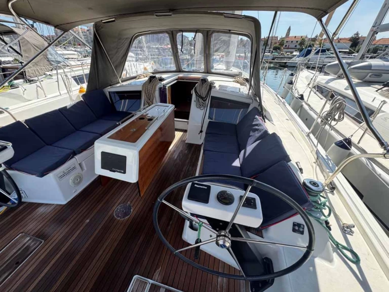 Hire a Dufour Dufour 430 Split