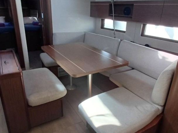 Hire Sailboat Bénéteau with a boat licence