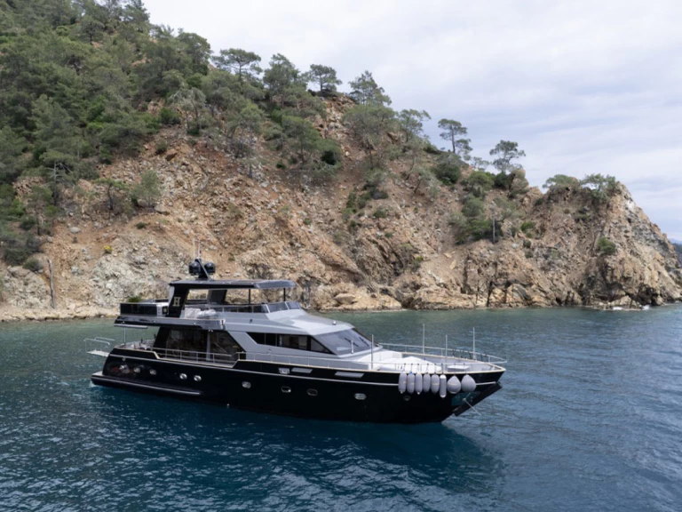 Charter a  Falcon Yachts Beyefendi H in Göcek on Samboat