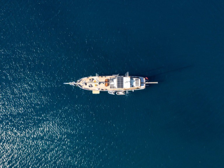 Hire Sailboat Custom Made with a boat licence