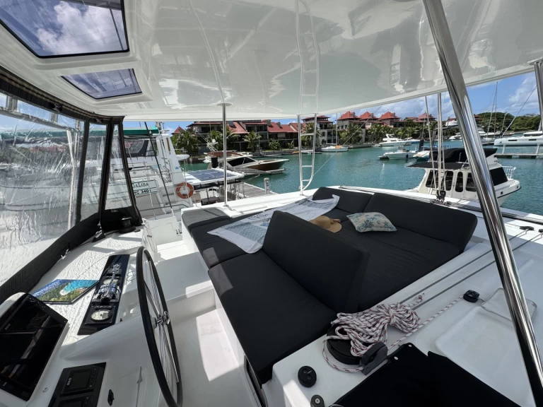 Hire a Lagoon Lagoon 46 Mahé