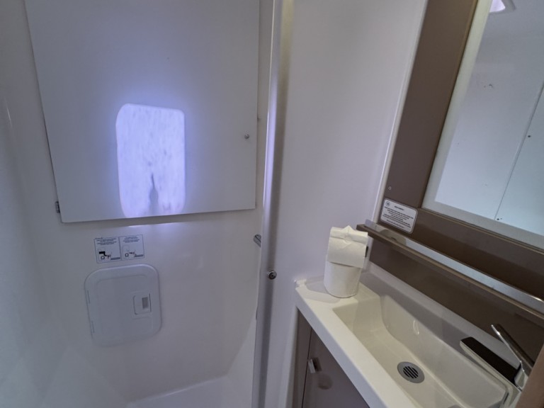 Hire Catamaran Fountaine Pajot with a boat licence