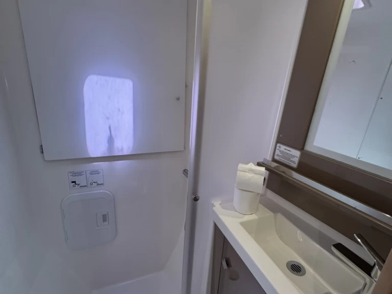 Hire Catamaran Fountaine Pajot with a boat licence