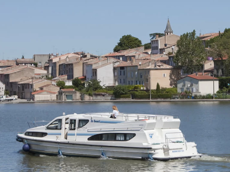 Le Boat Magnifique charter bareboat or skippered in  Trèbes
