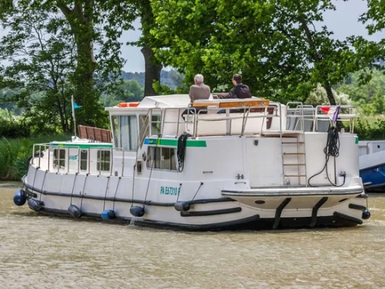 Hire a Pénichette Pénichette 1400 FR Saintes