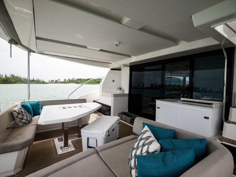 Catamaran to hire Tortola at the best price