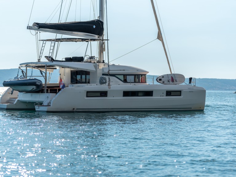Catamaran to hire Kaštela at the best price