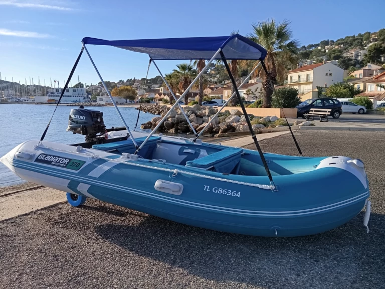 Motorboat hire in France - Gladiator C370al