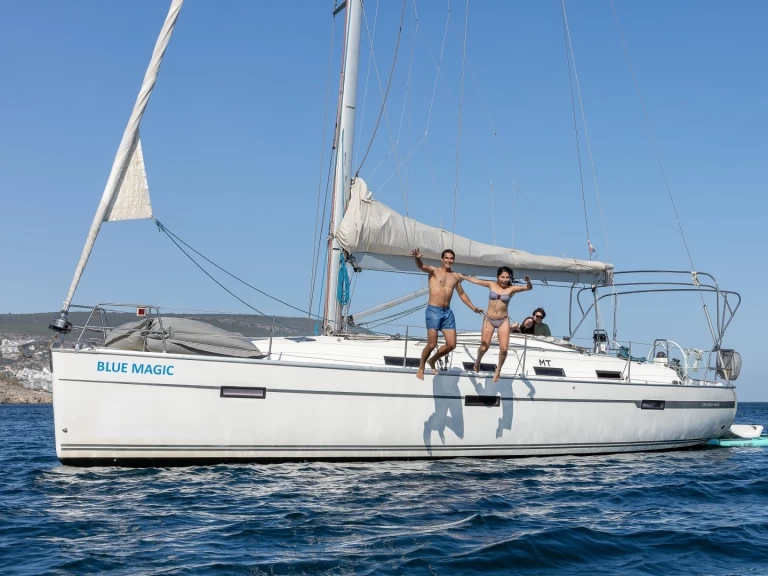 Sailboat hire in Cascais - Bavaria 40s