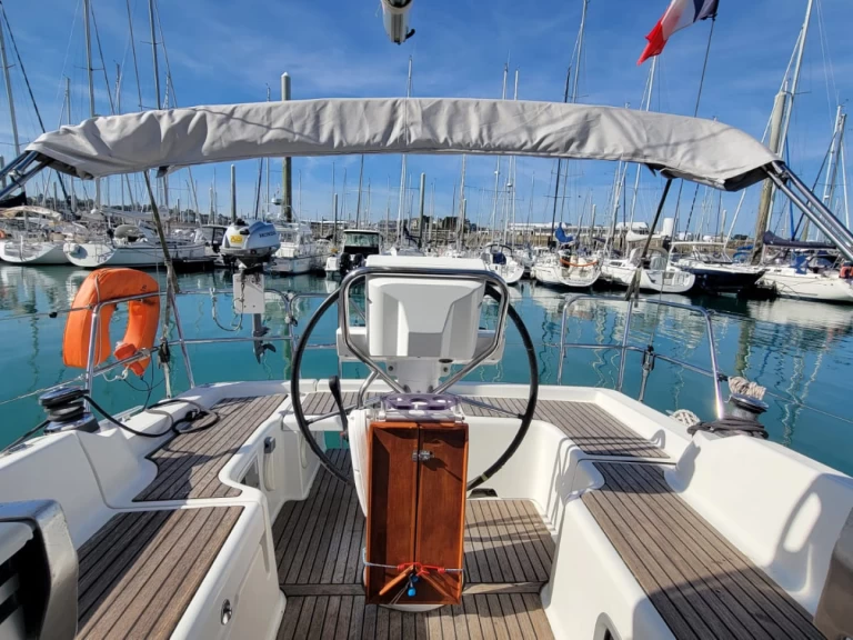 Yacht charter Saint-Quay-Portrieux - Bénéteau Oceanis 31 Dl on SamBoat