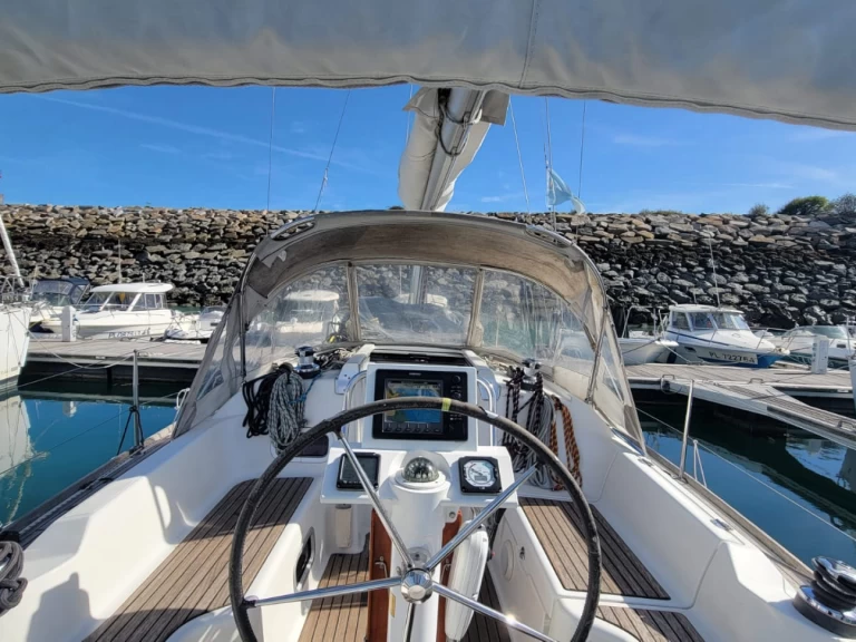Hire a Bénéteau Oceanis 31 Dl Saint-Quay-Portrieux