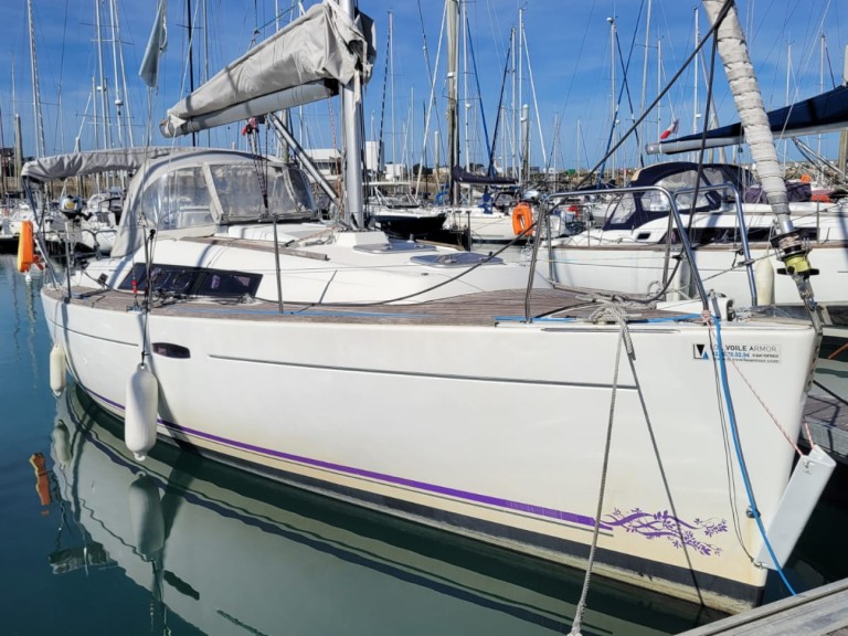 Hire Sailboat with or without skipper Bénéteau Saint-Quay-Portrieux