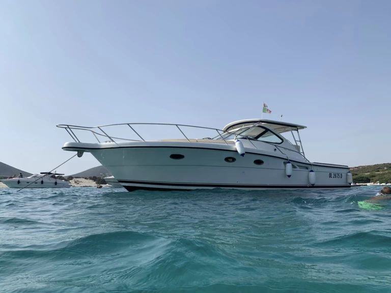 Motorboat to hire Piano di Sorrento at the best price