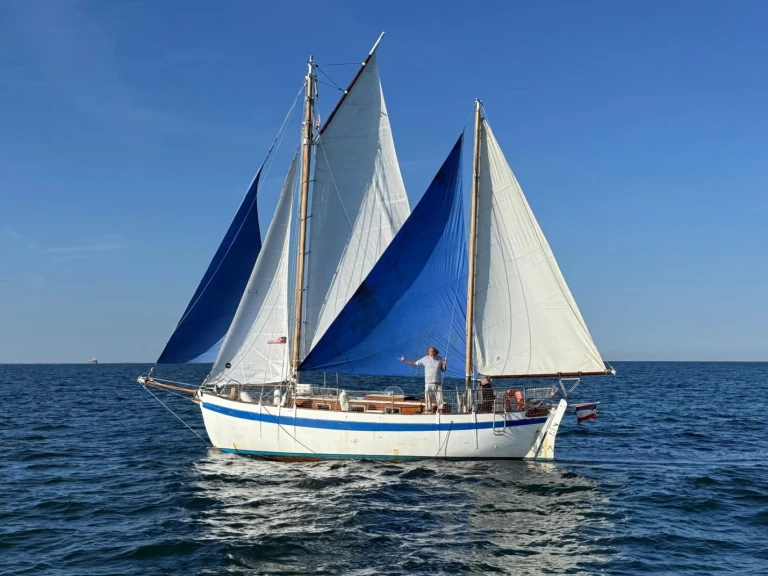 Hire Sailboat with or without skipper Quillard La Rochelle