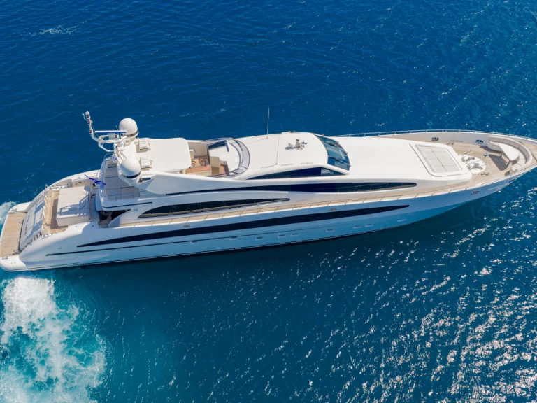 Hire Luxury Yacht ISA, RODRIGUEZ GROUP ITALY with a boat licence