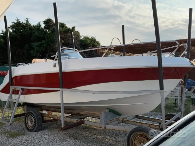 Hire Motorboat Marinello with a boat licence