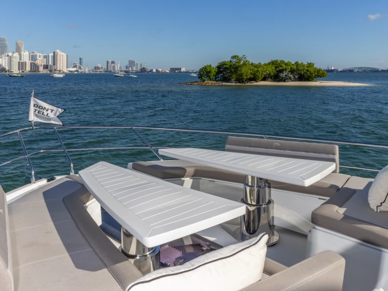 Hire Luxury Yacht with or without skipper Galeon Miami