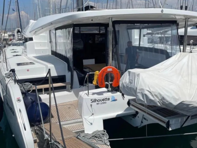 Catamaran hire in Alimos - Lagoon Lagoon 50