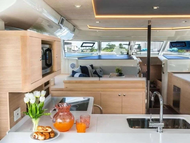 Hire a Aquila Moka Bahamas